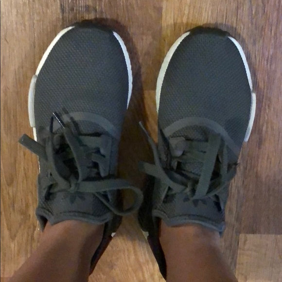 Adidas NMD R1 women’s sz 5 grey/maroon - Picture 7 of 8